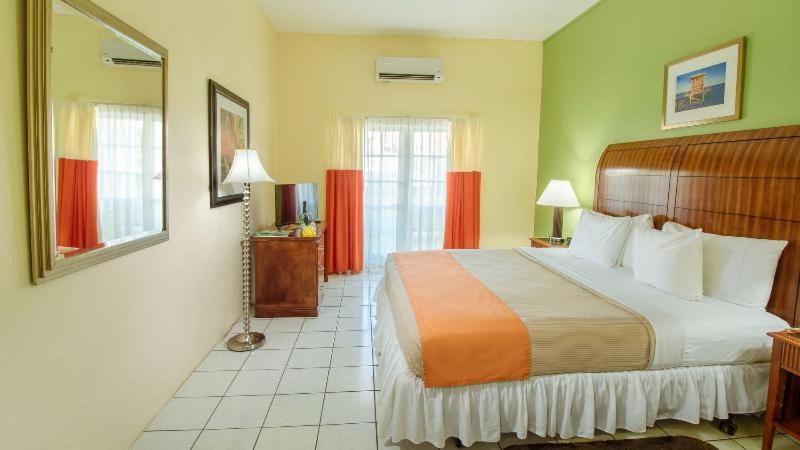 Bay Gardens Inn Гроз-Иле Номер фото